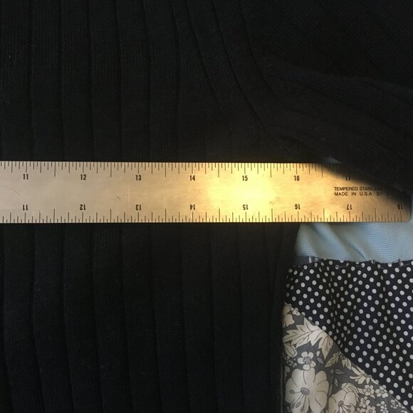 100% Merino wool navy blue Banana Republic half sleeve sweater (size small) - Picture 6 of 7